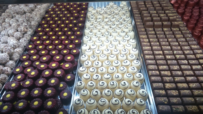 ecommerce-ST CYR SUR MER-min_chocolates_milk_chocolate_white_chocolate_truffles_candy_food_treat_cacao-1213769